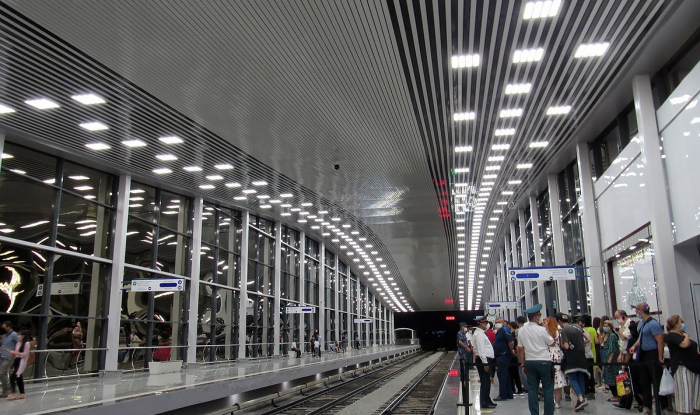 Sufit podwieszany z listwy kubicznej KRAFT na stacji metra w Taszkiencie (+9 zdjęć)