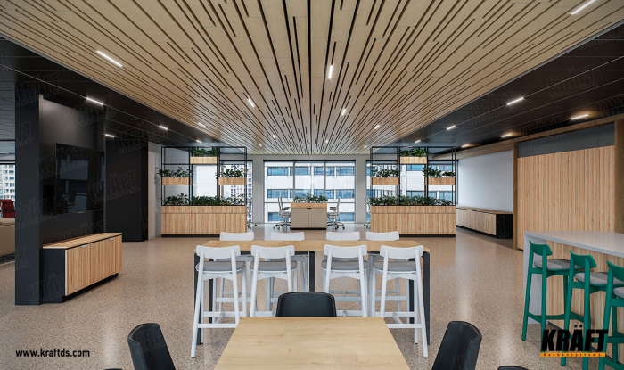 Sufit podwieszany z wykorzystaniem niestandardowej listwy kubicznej i płyt metalowych KRAFT (+6 zdjęć)