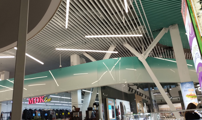 New project: KRAFT designer rail ceiling in Lake Plaza shopping center